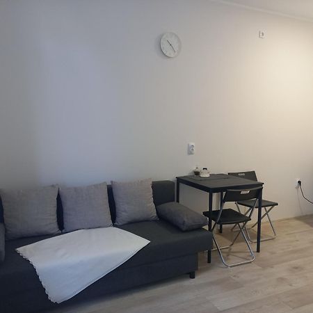 Apartmán Kod Velikih Tuja Melenci Exteriér fotografie