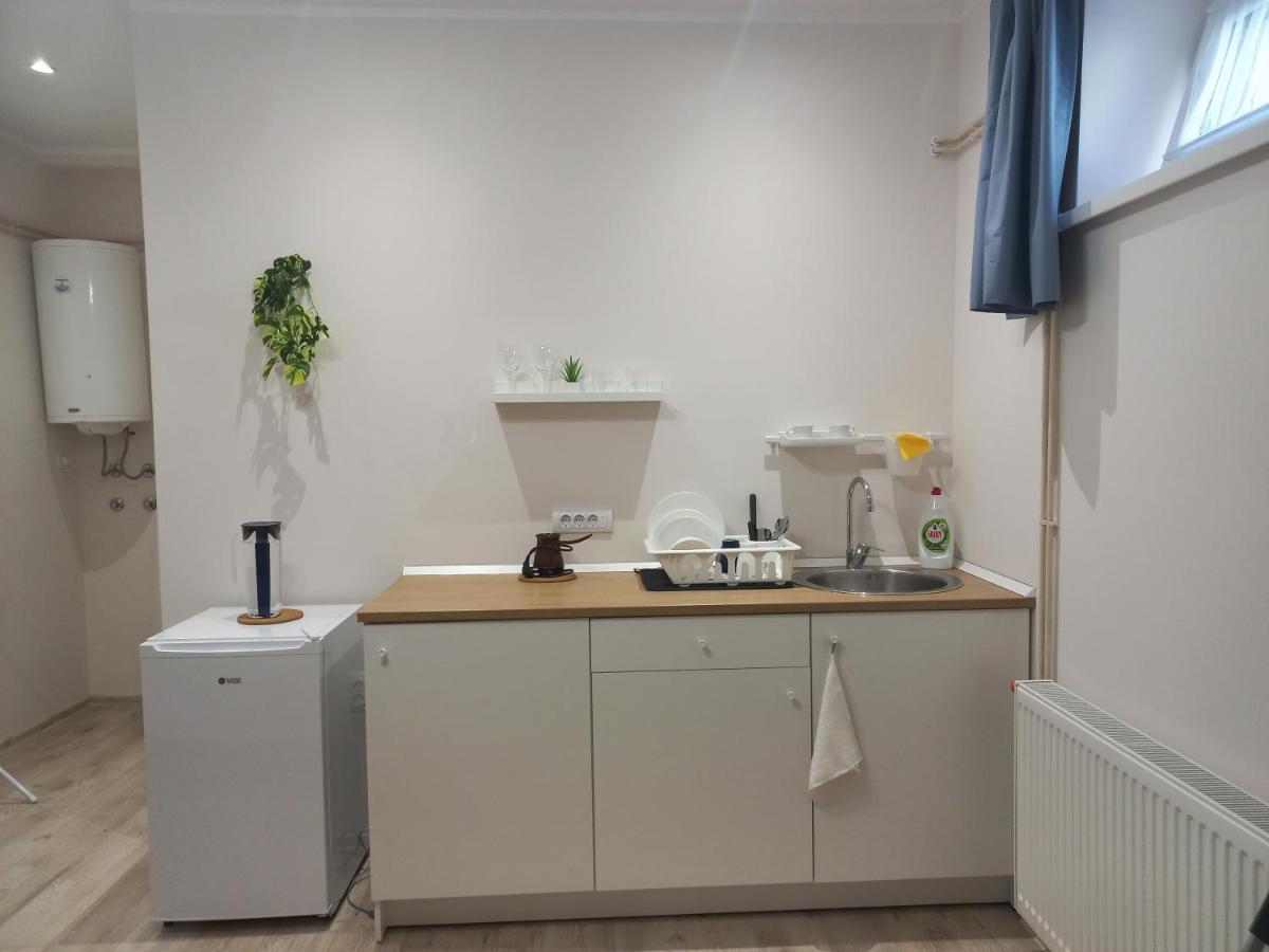 Apartmán Kod Velikih Tuja Melenci Exteriér fotografie
