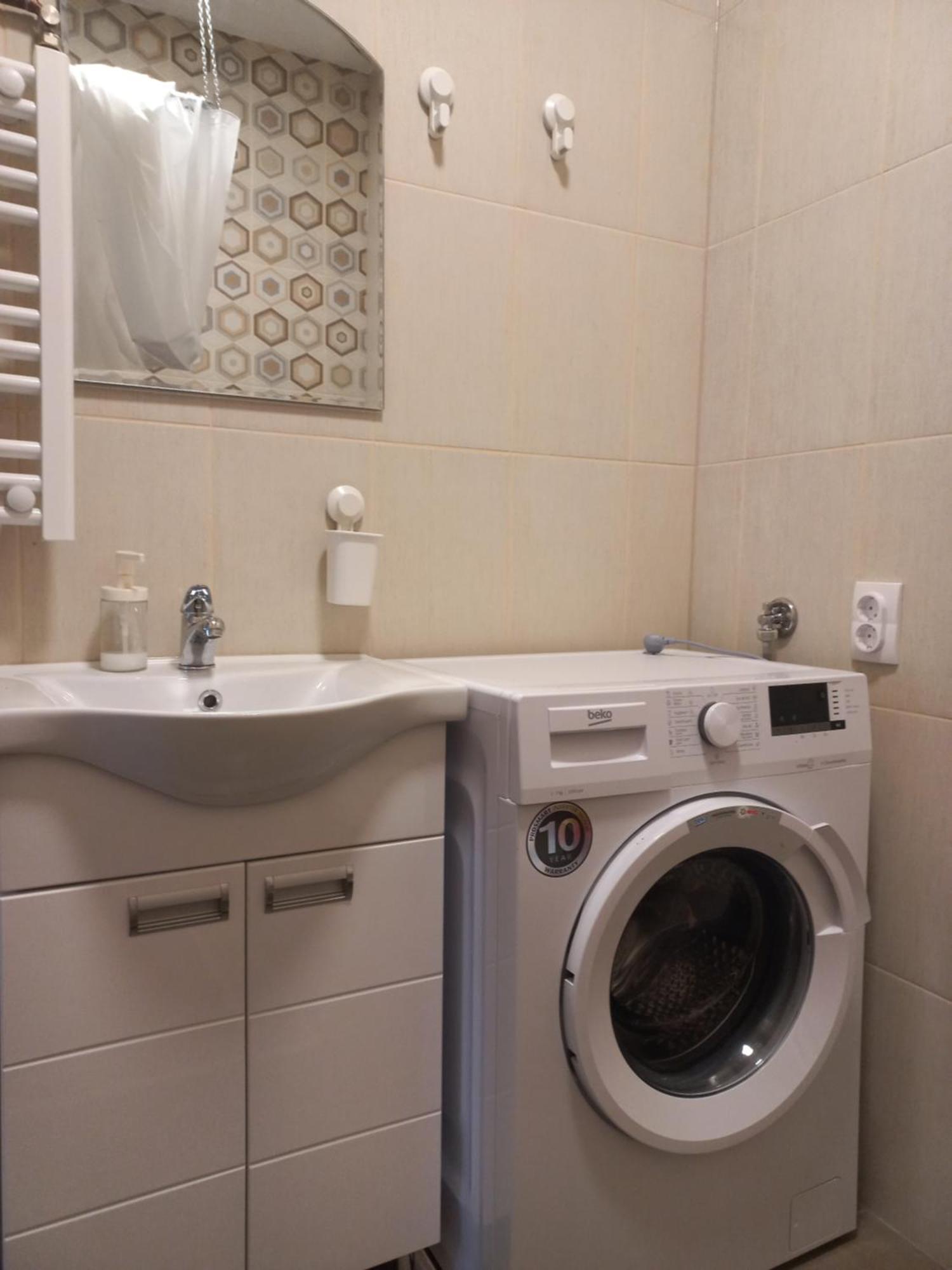 Apartmán Kod Velikih Tuja Melenci Exteriér fotografie